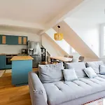 Modern Loft With Terrace In París