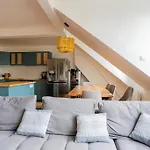 Modern Loft With Terrace In París