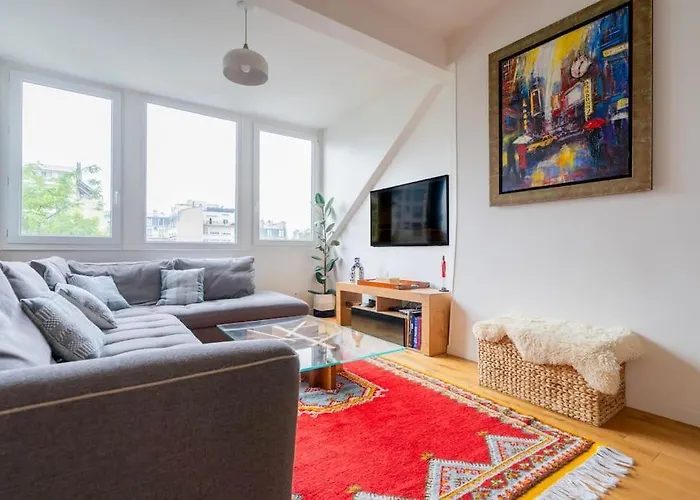 Modern Loft With Terrace In