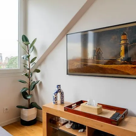 Modern Loft With Terrace In *