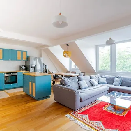 Modern Loft With Terrace In * パリ