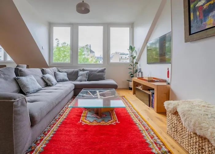 公寓 Modern Loft With Terrace In *