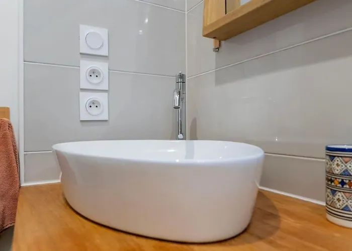 Modern Loft With Terrace In *