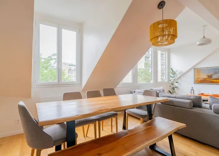 Modern Loft With Terrace In 公寓