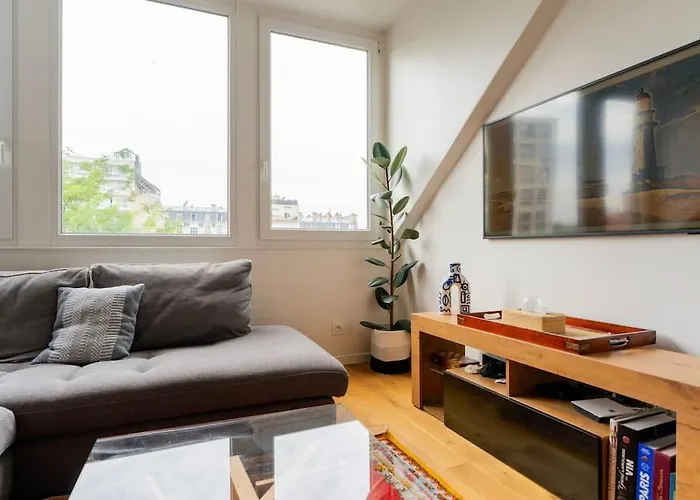 Modern Loft With Terrace In Daire Paris