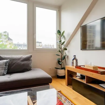 Modern Loft With Terrace In Daire Paris