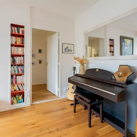 Modern Loft With Terrace In *